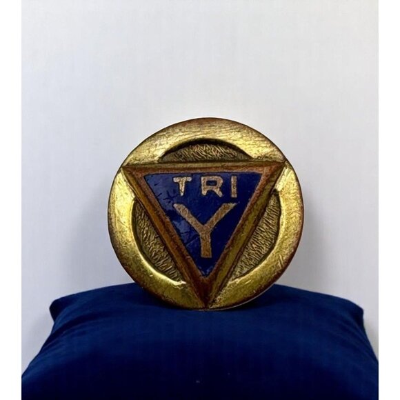 Vintage Tri-Y Tie Tack Lapel Pin YMCA Club Gold & Blue Triangle Enamel 1940s - Picture 1 of 7